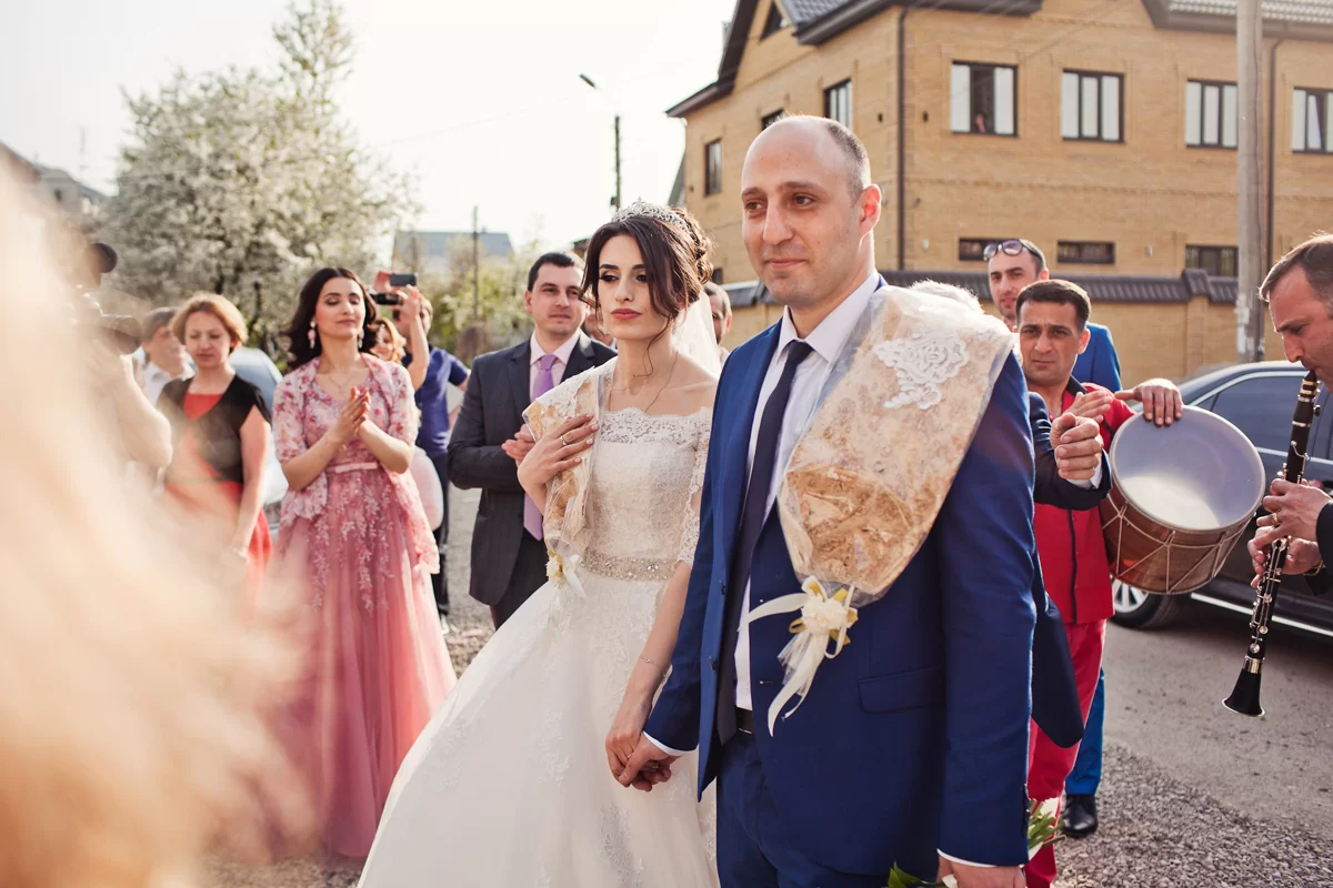 Армянская-свадьба-лаваш_Кертог.png
