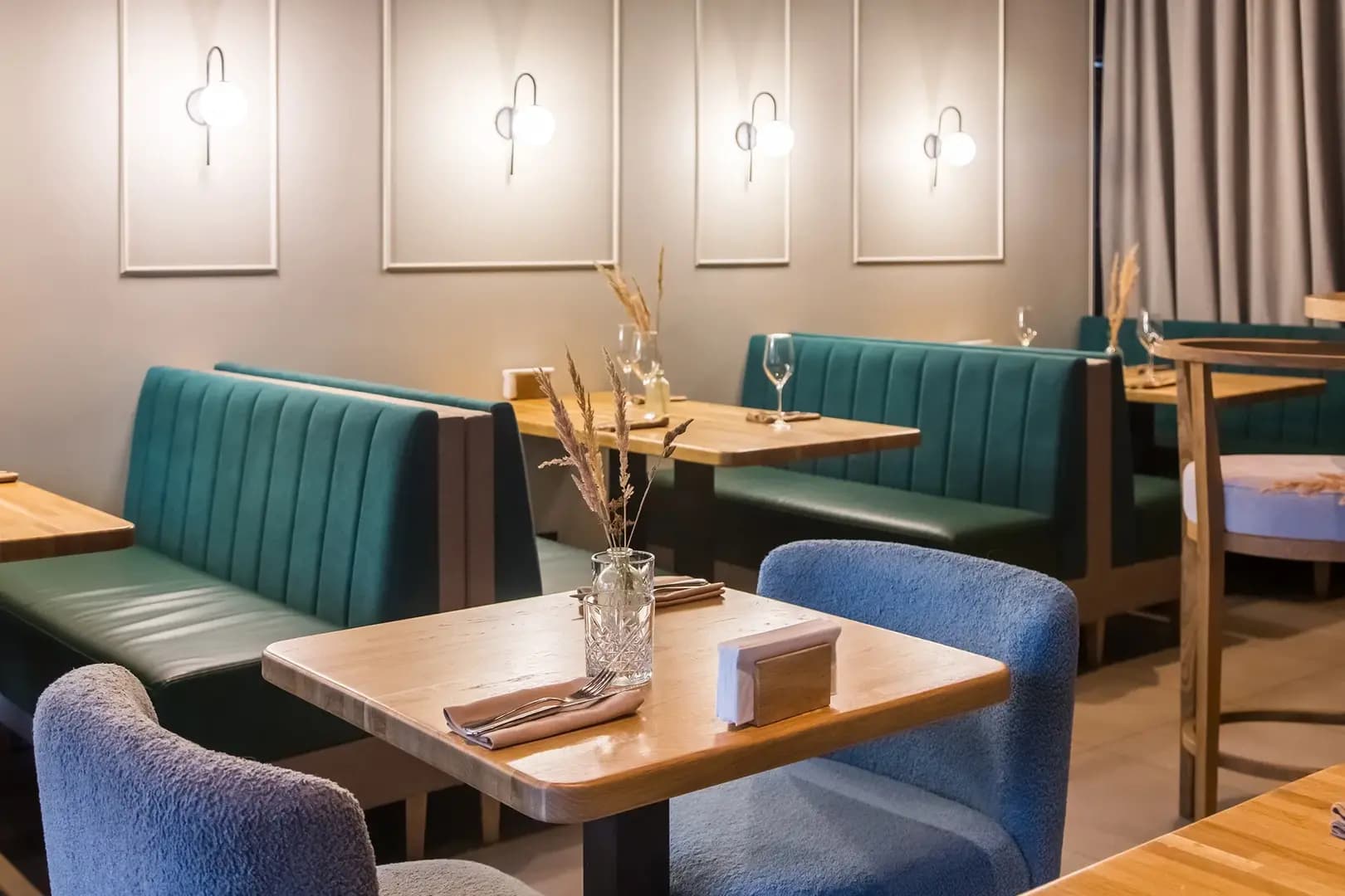 ISKRA BAR / Искра Бар
