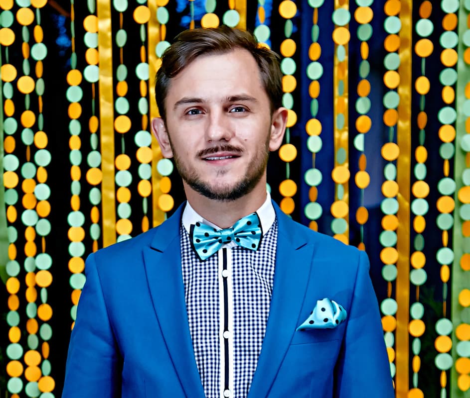 Ведущий Вячеслав Верещака
