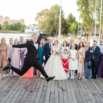 Ведущий Феликс Зайцев