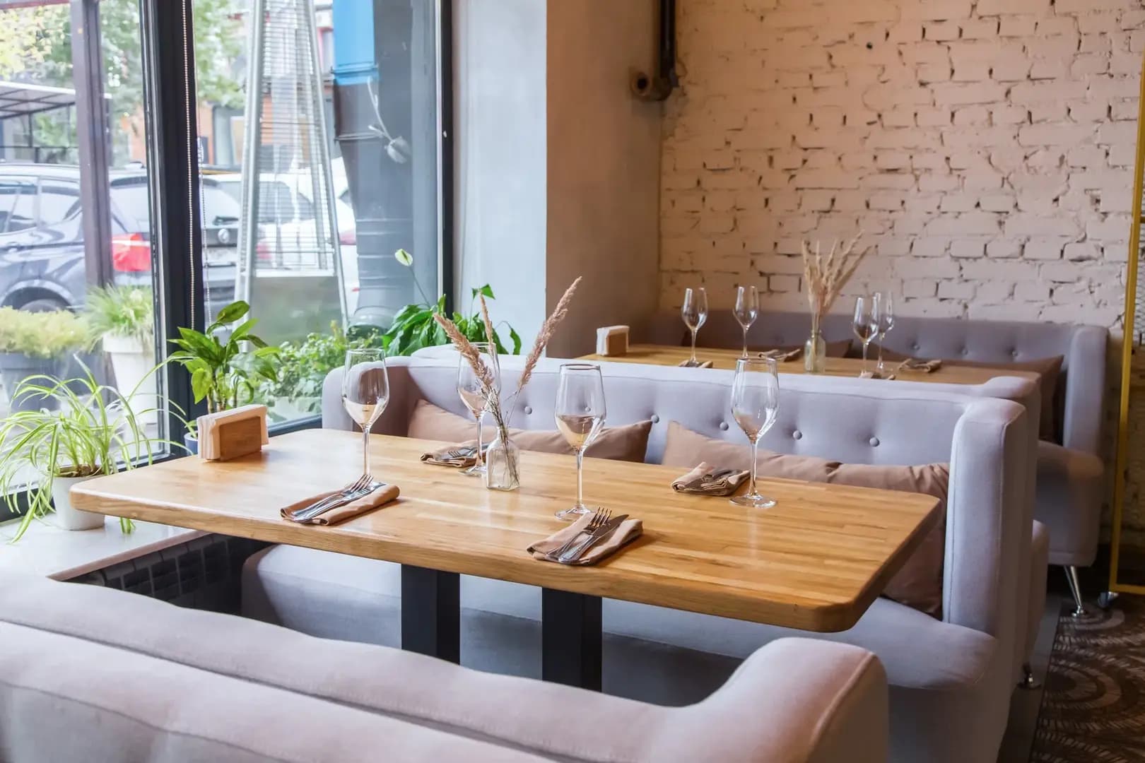 ISKRA BAR / Искра Бар