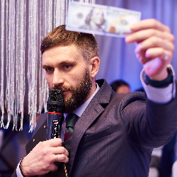 Ведущий Николай Сиденко