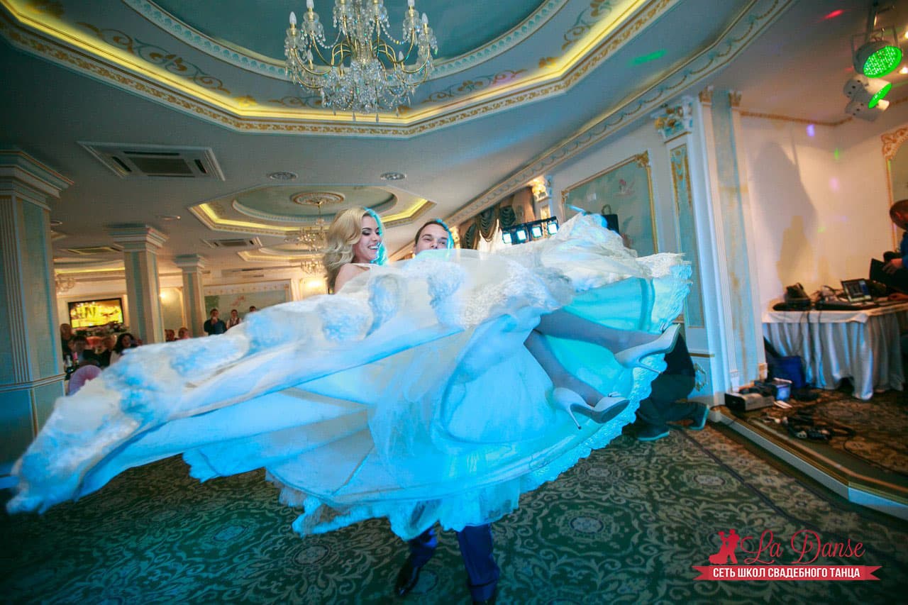 Сеть школ свадебного танца LA DANSE