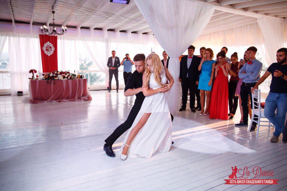 Сеть школ свадебного танца LA DANSE