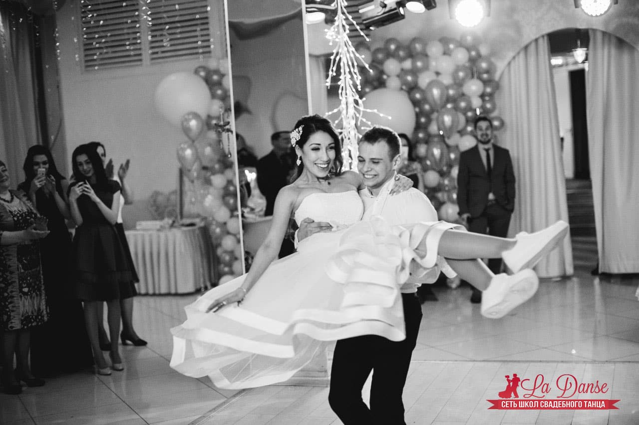 Сеть школ свадебного танца LA DANSE