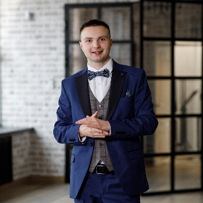 Ведущий Иван Шаульский