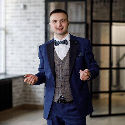 Ведущий Иван Шаульский