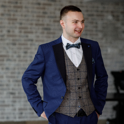 Ведущий Иван Шаульский