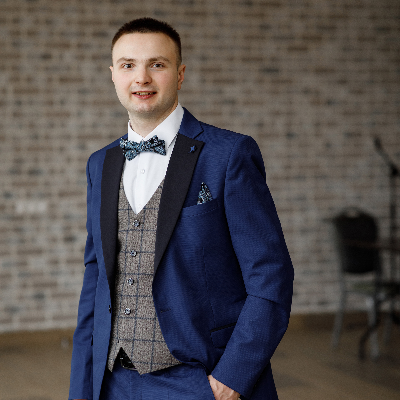 Ведущий Иван Шаульский