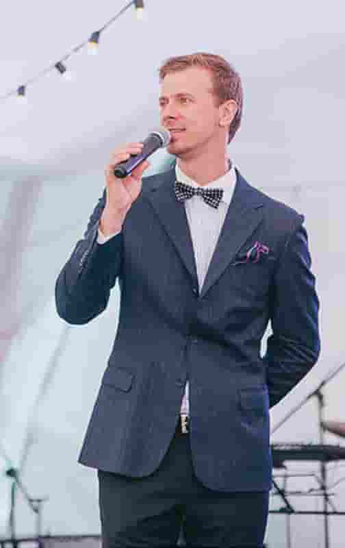 Ведущий Антон Кукушкин