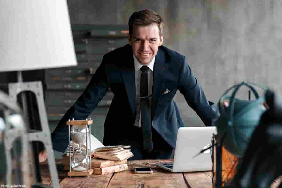 Ведущий Сергей Каушлы