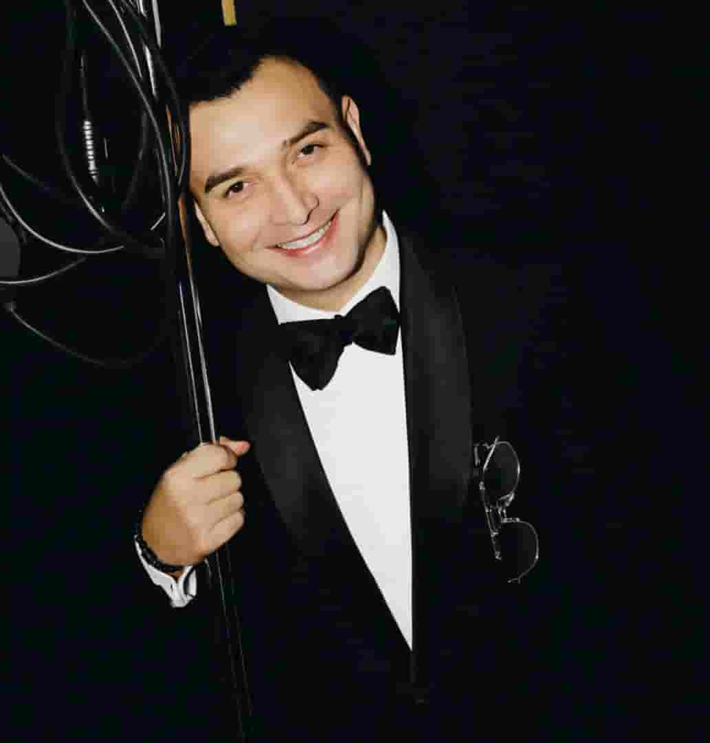 Ведущий Наиль Алиев