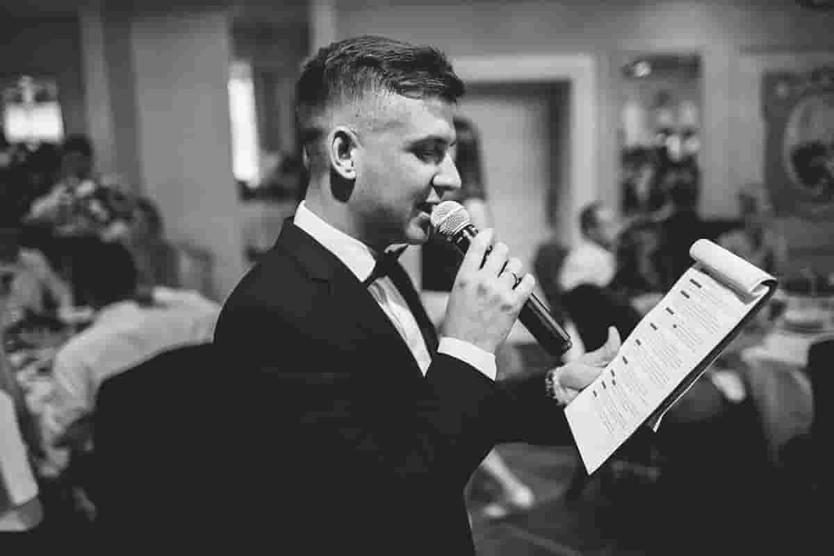 Ведущий Максим Крицкий