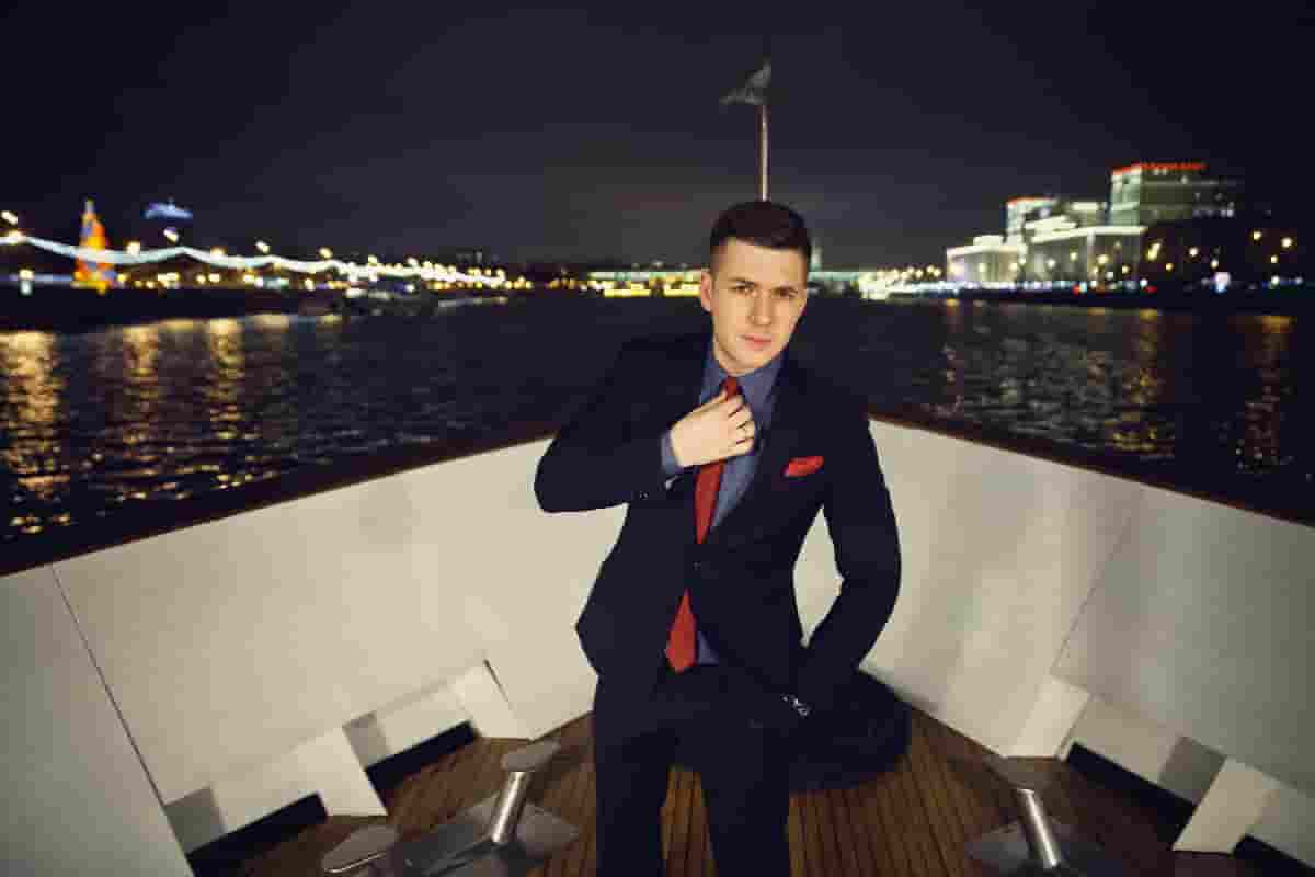 Ведущий Максим Крицкий