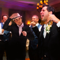 Ведущий Александр Хорошев