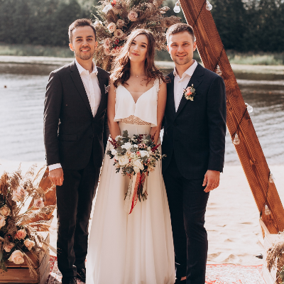 Ведущий Тимур Султанов