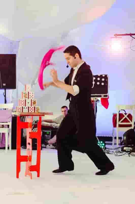 Иллюзионист Нико Цаава