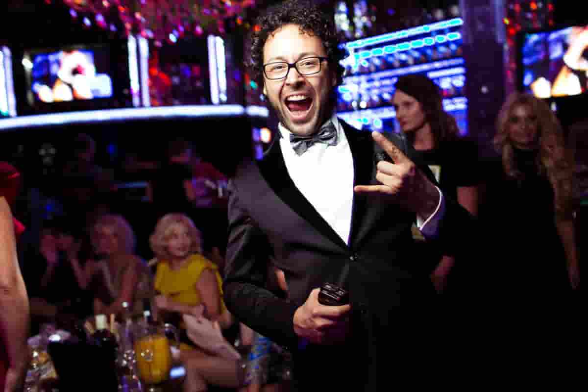 Ведущий Руслан Лойм