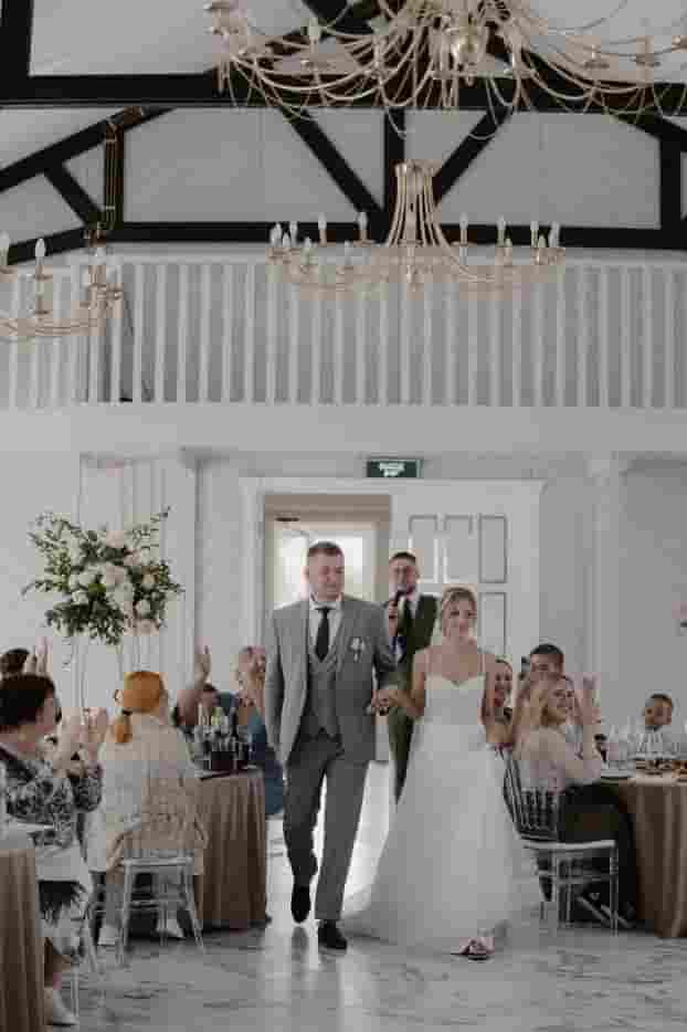 Ведущий Павел Ерофеев