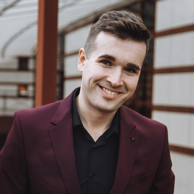 Ведущий Дмитрий Московский