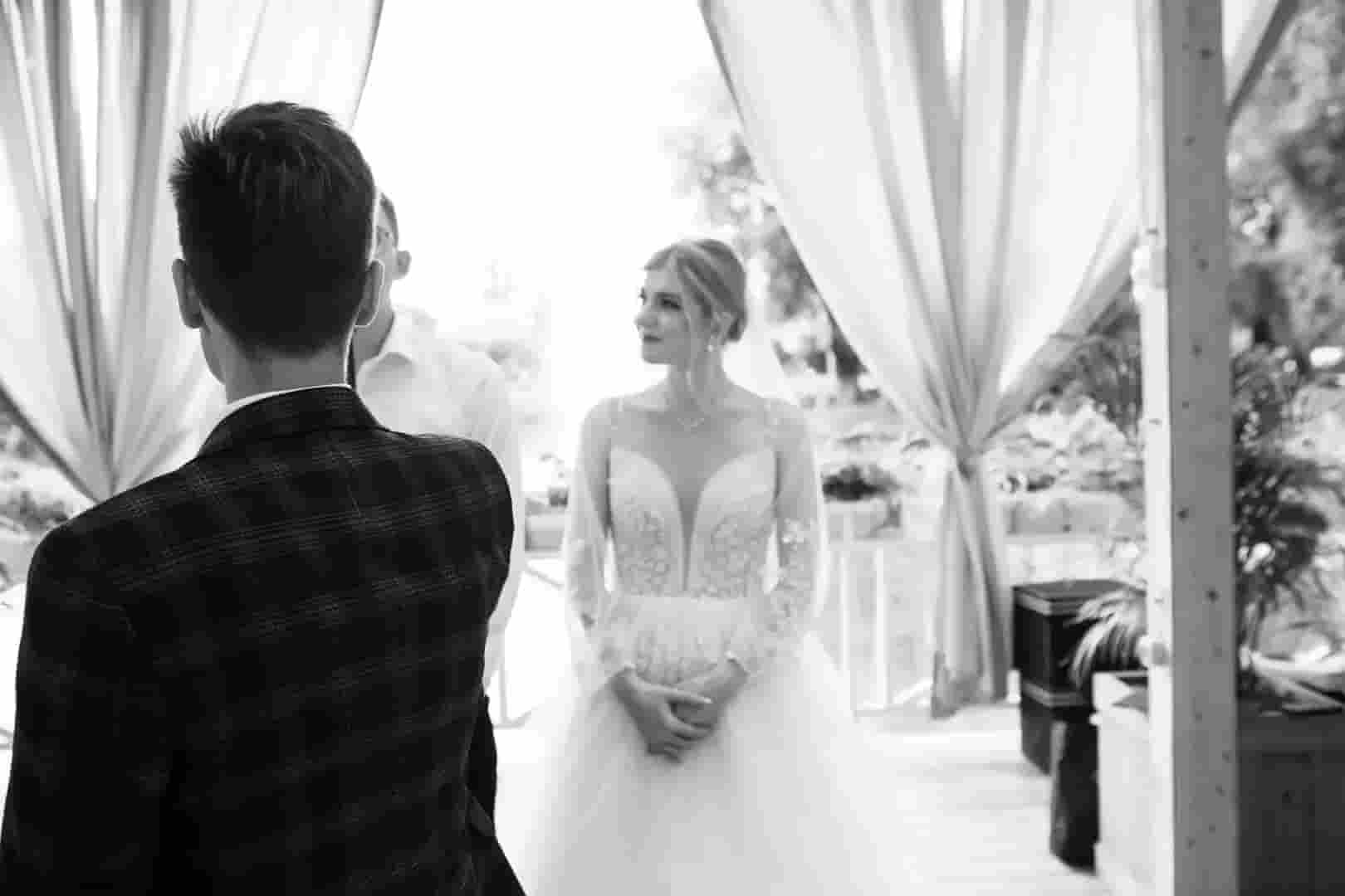 Ведущий Роман Красный