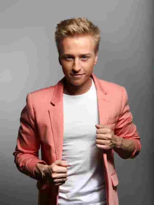 Ведущий Денис Филимонов