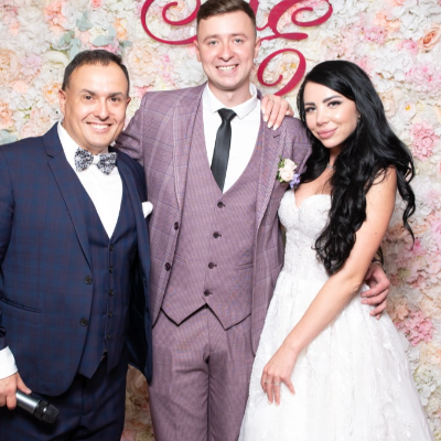 Ведущий Андрей Затеев