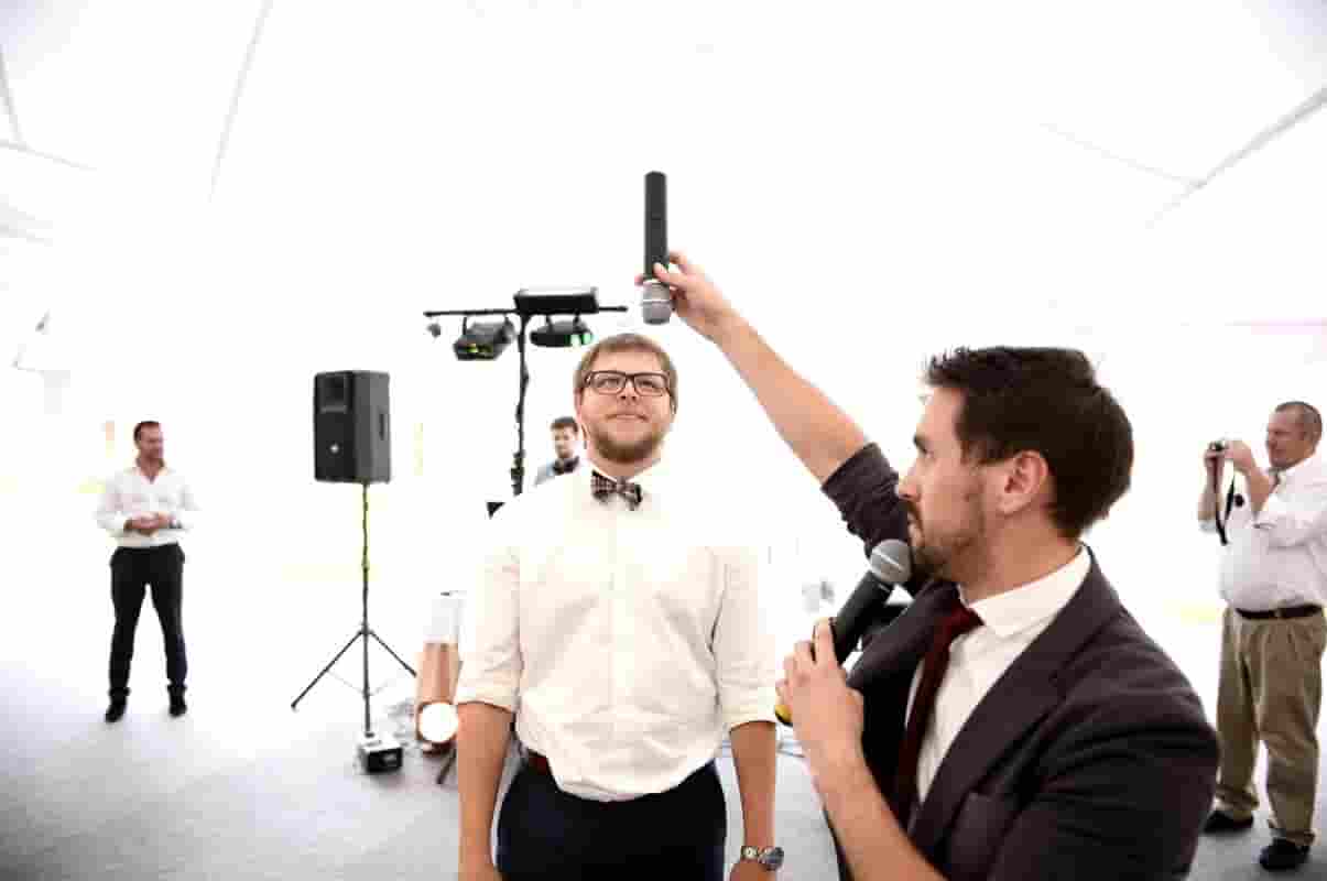 Ведущий Максим Главатских