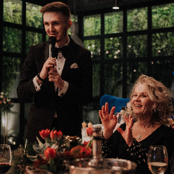 Ведущий Стас Курдаков