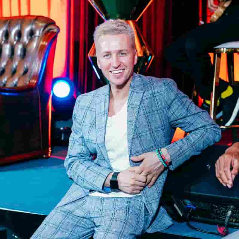 Ведущий Денис Филимонов