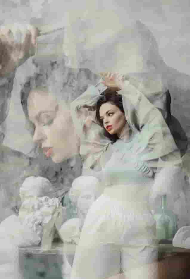 Ведущая Вера Стоич