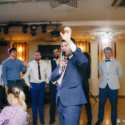 Ведущий Юрий Кудрявцев