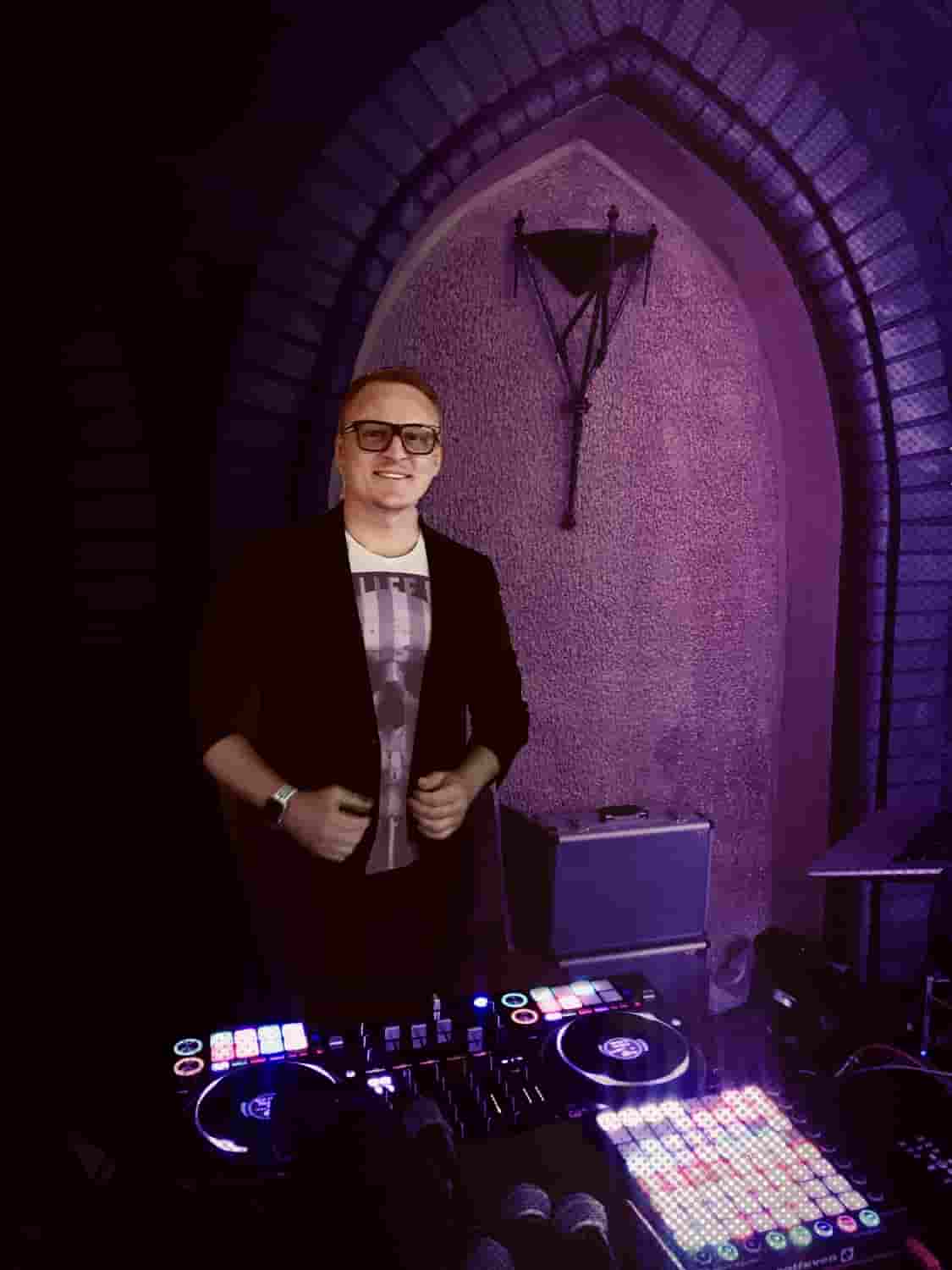 Диджей Андрей Андреев