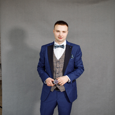 Ведущий Иван Шаульский