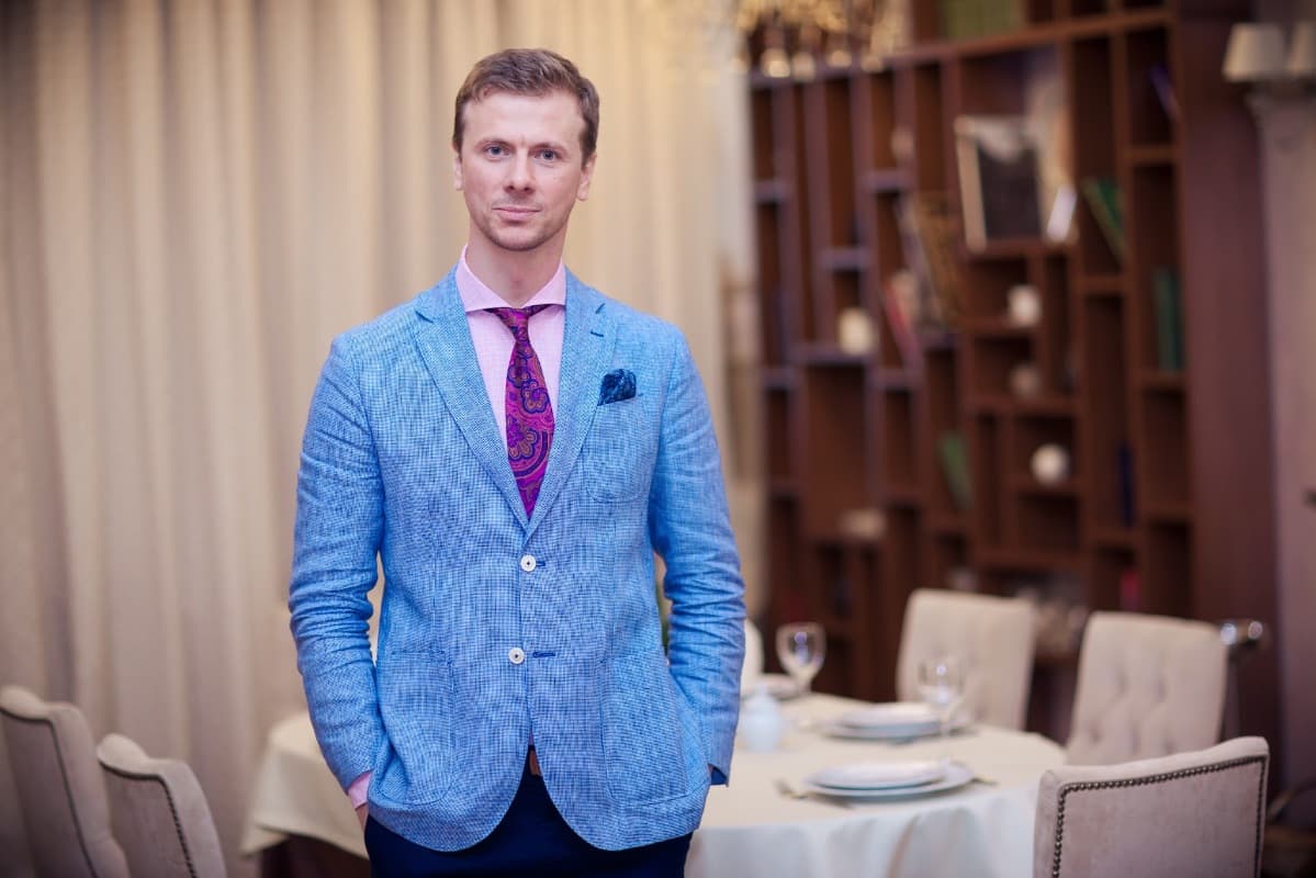 Ведущий Антон Кукушкин