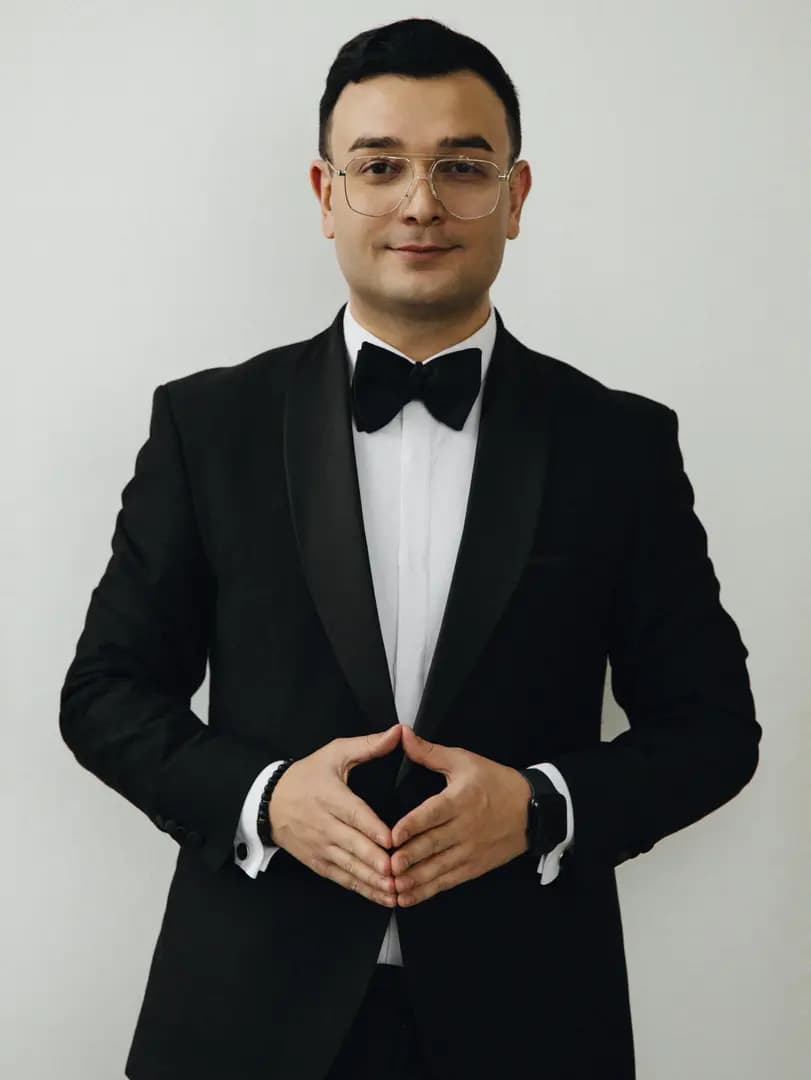 Ведущий Наиль Алиев