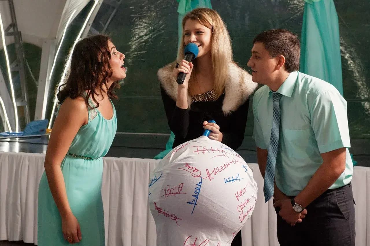 Ведущая Саша Пушкина