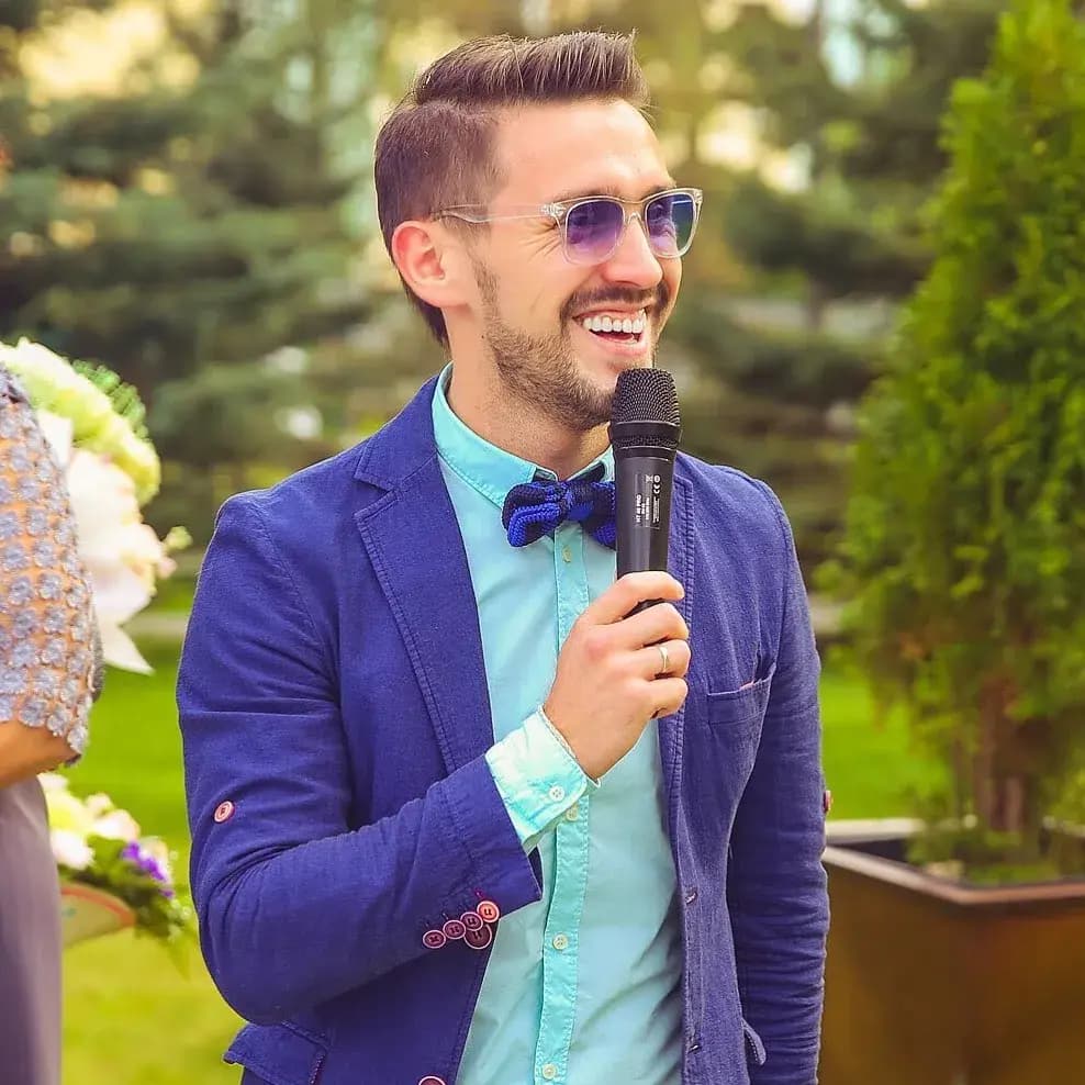 Ведущий Максим Главатских