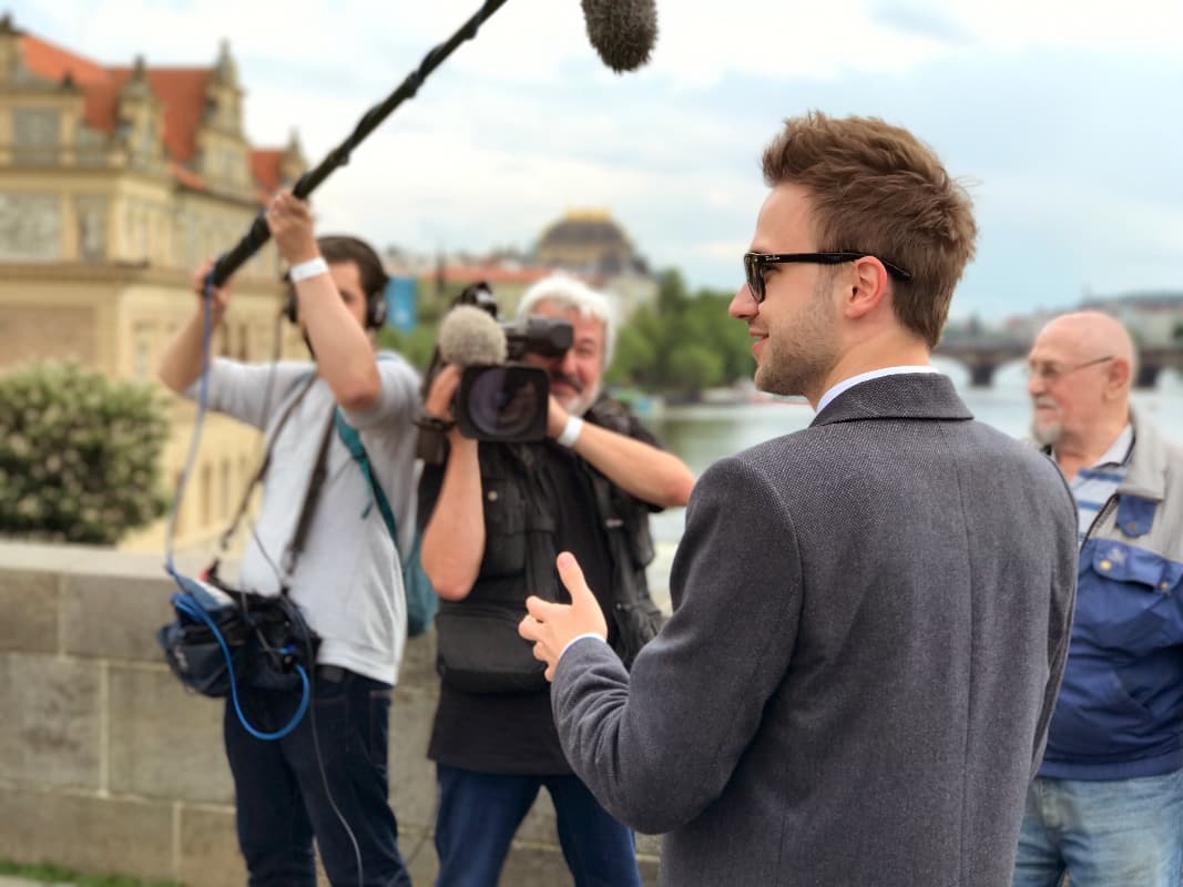 Ведущий Павел Рослик