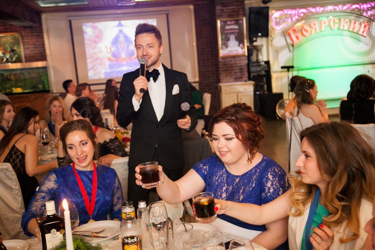 Ведущий Павел Рослик