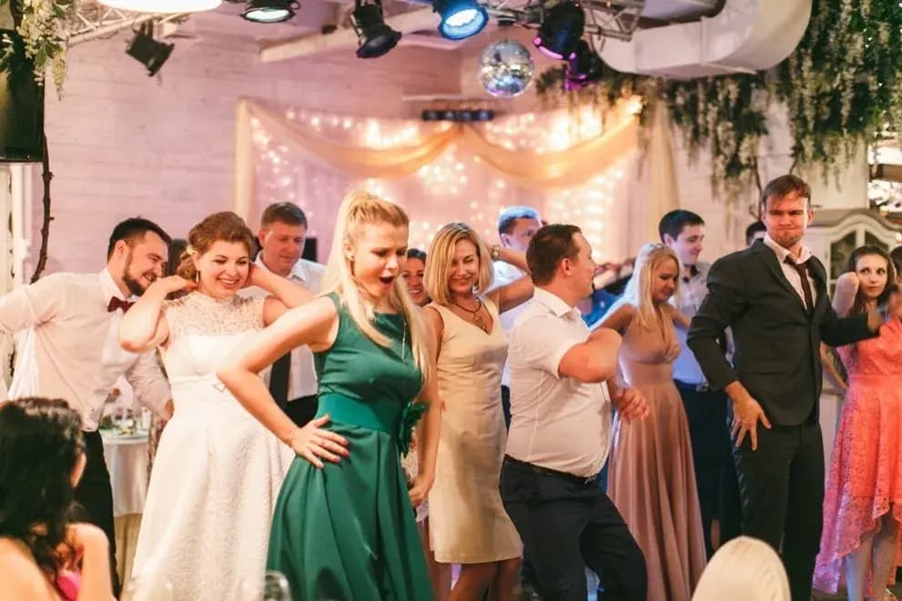 Ведущая Саша Пушкина