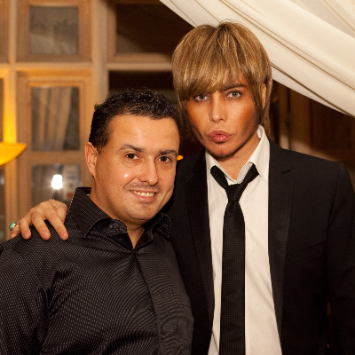 Ведущий Андрей Затеев