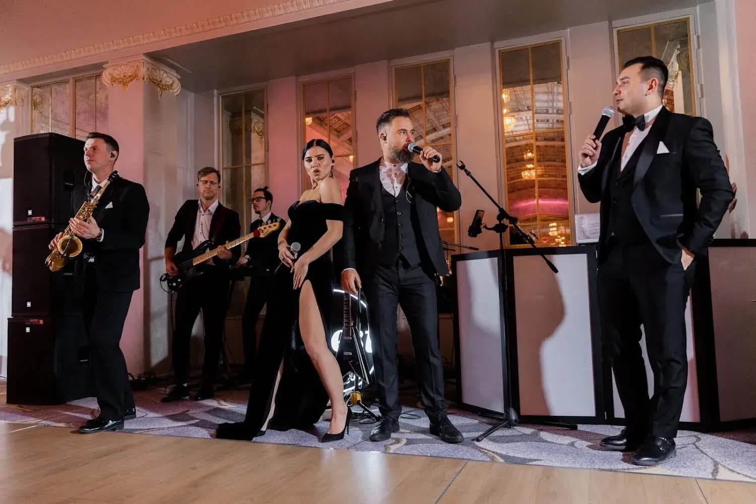 Ведущий Наиль Алиев