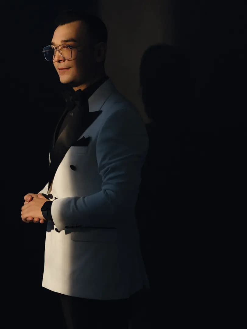 Ведущий Наиль Алиев