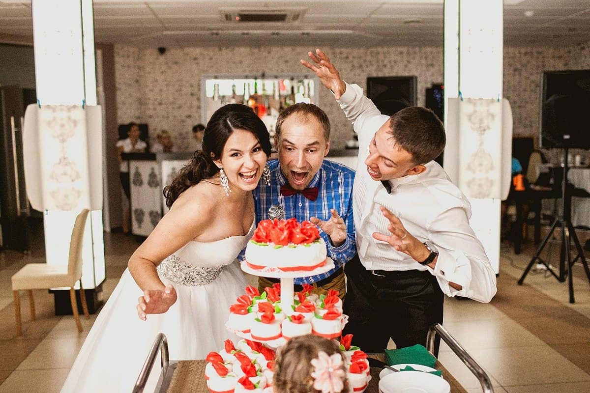 Ведущий Виталий Вялов