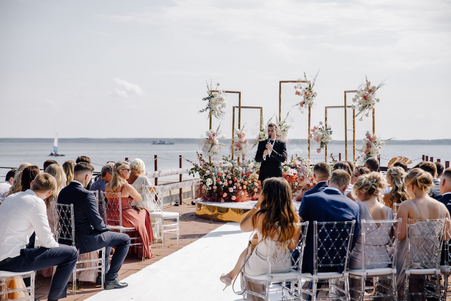 Ведущий Дмитрий Московский