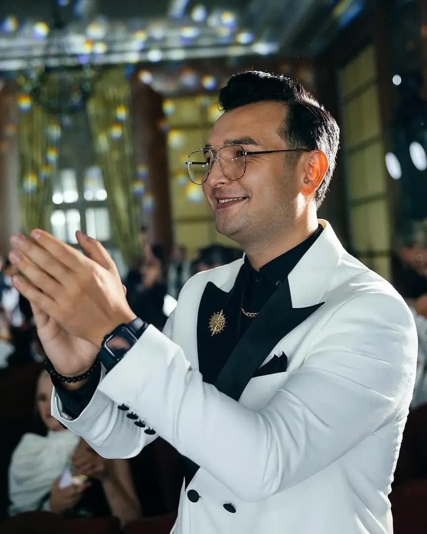 Ведущий Наиль Алиев