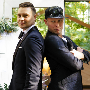 Ведущий Евгений Ярс