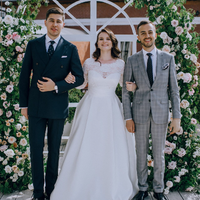 Ведущий Тимур Султанов