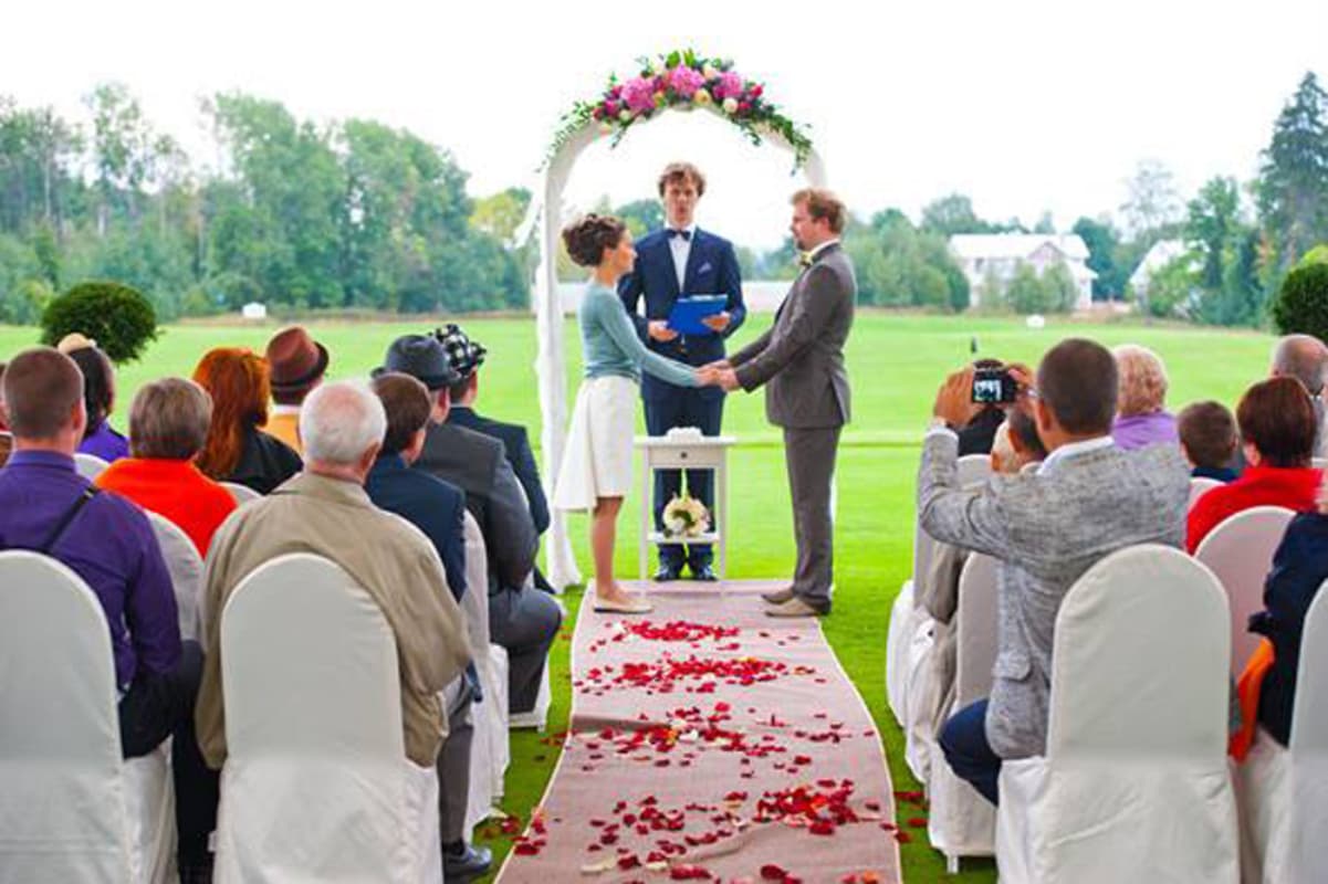 Ведущий Антон Кукушкин